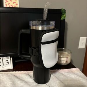 (Unused) off brand Stanley - 40 ounce tumbler with Handel and wrapped up straw.